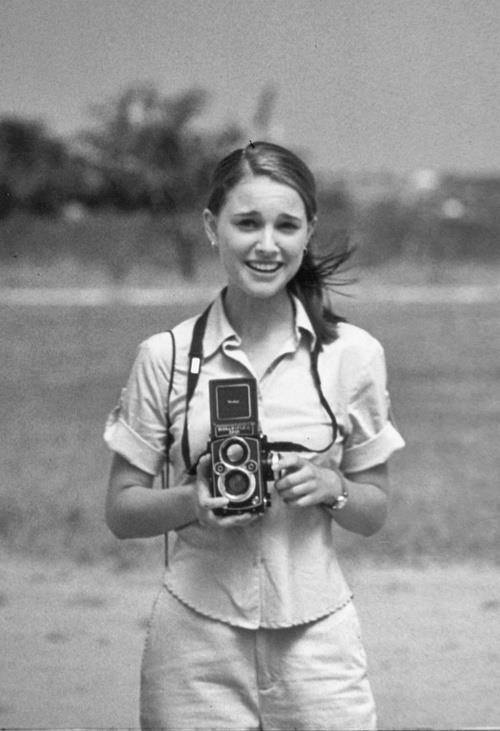 arabamolsamontgiymezdim:  Patty Smith (my favourite) Linda McCartney with a Nikon.