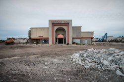 pshh-wtfe:  Abandoned Mall in Central Florida