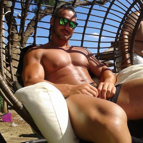 muscleworshipcom: bbmuscleworship.blogspot.com Greek Muscle Handsome Man