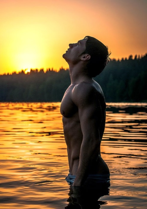 malebodyperfection:  Anatoly Goncharov