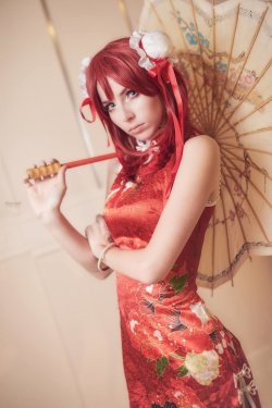 hotcosplaychicks:  Qipao Maki - Parasol by