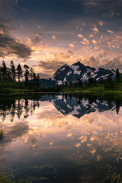 sundxwn:  Picture Lake Awakening by Dan Mihai