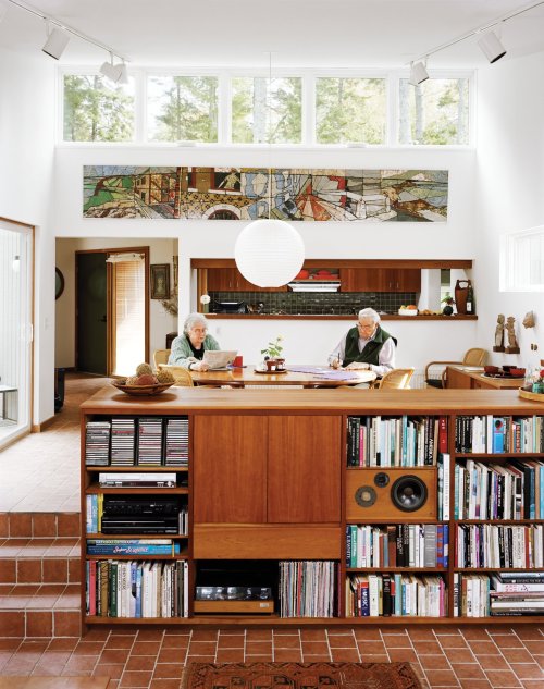 christianrichardrice:Mark Mahaney, Peter Cohen and Sally in Dining Room, 2009. Living with books #68