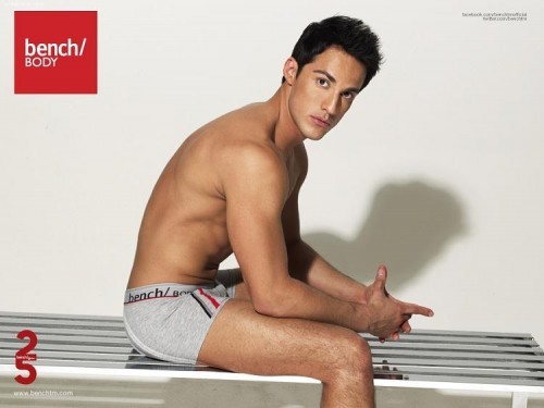male-celebs-naked:  Michael Trevinosee more here