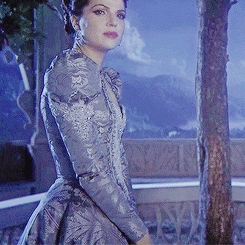 reginaoflocksley:  once upon an outfit (x). 
