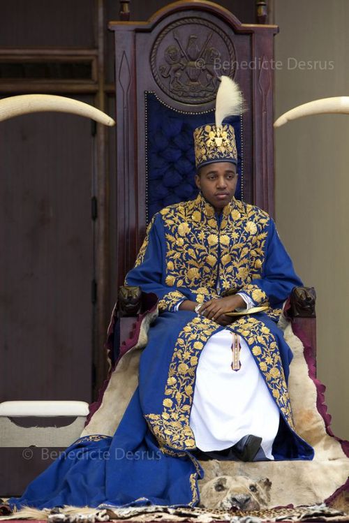 African kingsHis Royal Majesty Alayeluwa Oba Lamidi Olayiwola Atanda Adeyemi III, Alaafin of Oyo is 