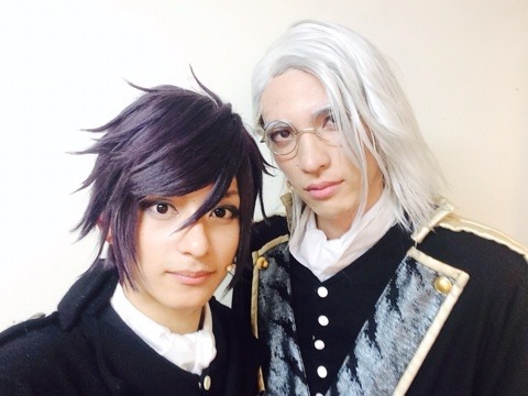 hakumyu:  Saitou selfies with the cast from Hashimoto Shouheiâ€™s blog. [X]