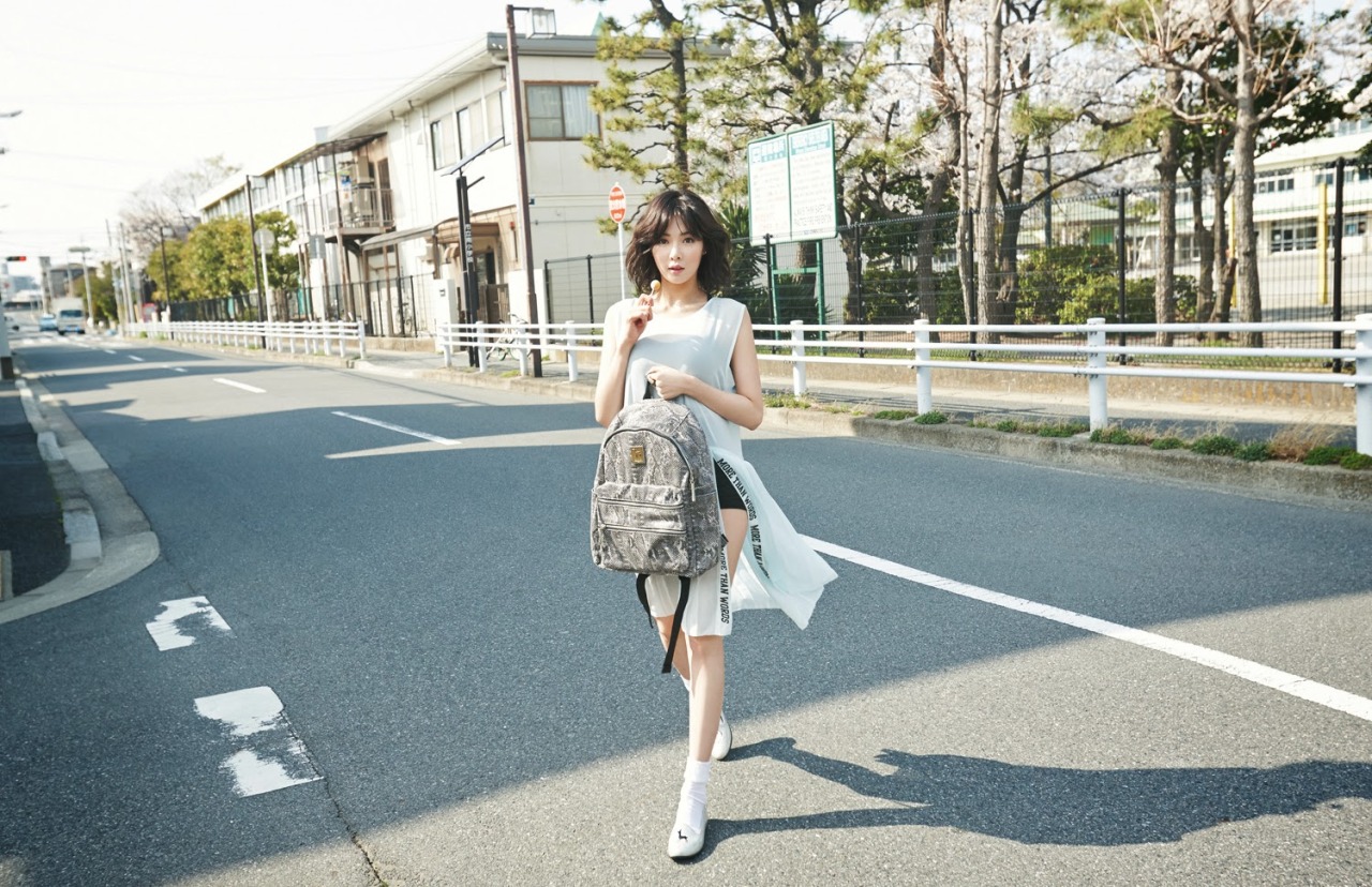kpophqpictures:  [HQ] 4Minute Hyuna for CéCi (1500x970)Bigger Pictures: 1 l 2 l