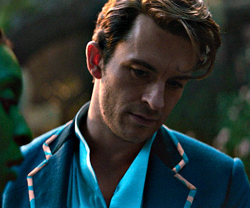 JONATHAN BAILEY As FIYERO