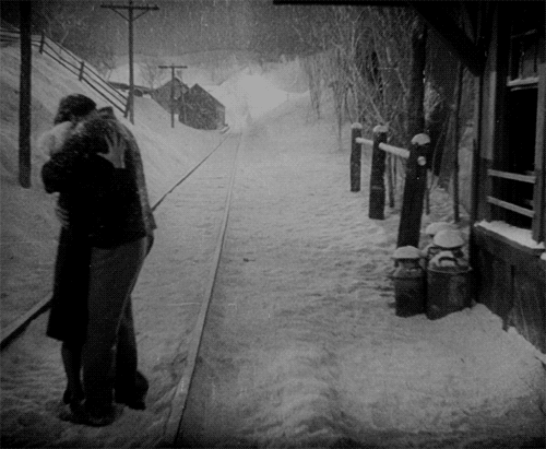 hellbecomingroundthemountain:  And the snow fell in silent accompaniment…
