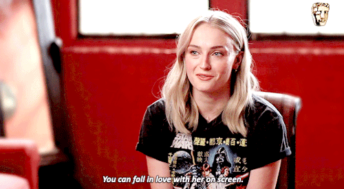 thronescastdaily:Sophie Turner on Emilia Clarke | Britannia Awards 2018