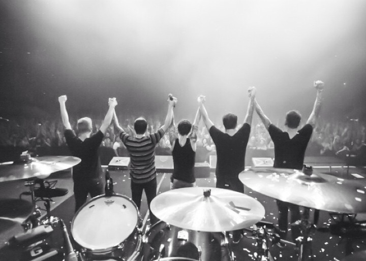 lukchemminqsmoved-blog-blog:  FAVORITE BANDS 4/∞  ↳ A Day To Remember [x]   