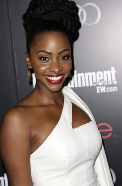 justshy:  ethiopienne:  private-revolution:  negritaaa:  fifineadore:  l  yes jesus.  Lawd I need names  teyonah parris, danai gurira, and shanola hampton  i love Shanola 