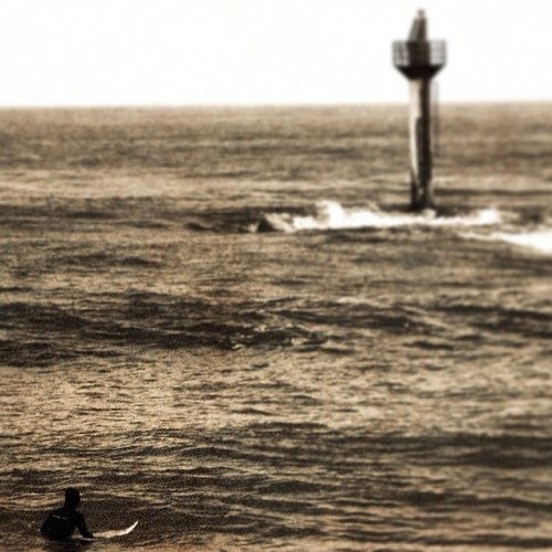 Good weather, bad weather, each conditions find its aficionados ! Thanks to Jordan the #surfer #surf