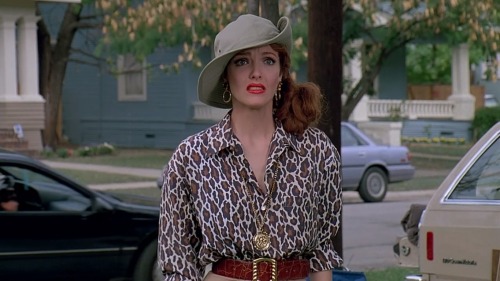 Amy Yasbeck in Problem Child (1990)Direction: Dennis DuganCostumes: Eileen Kennedy