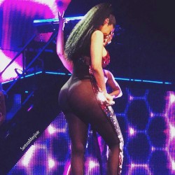 ymcmbworldwide:Thats some Nick Cake #PinkPrintTour. Must see show of the year!US tix on sale now - http://bit.ly/1DIxPf7