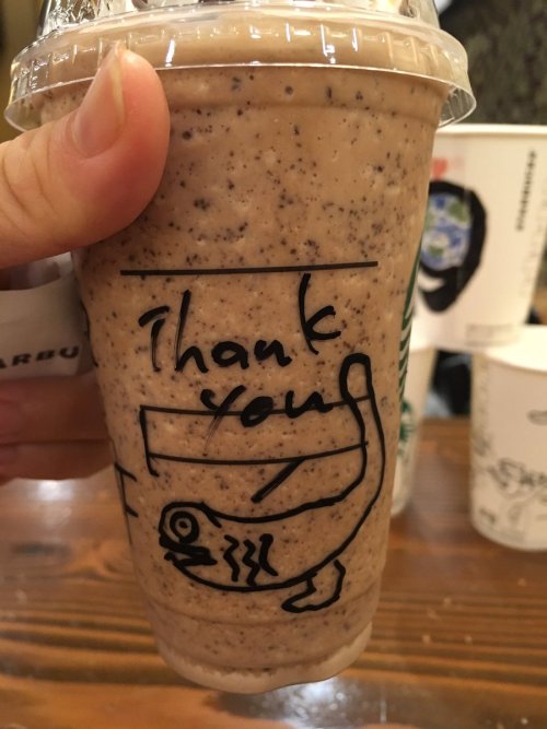 highlandvalley:  あやなん♡さんのツイート: “友達と二人でスタバに来たんだけど、友達がめっちゃ可愛いスヌーピーの絵を書いてもらってたから、「やばい！可愛い♡私は何かな！？」って期待して待ってて、店員さんが一言。
