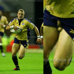 rugbyplayerandfan:  sportsmennaked:  Lee Smith.  Rugby players, hairy chests, locker rooms and jockstraps Rugby Player and Fan