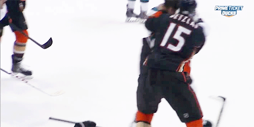 woodmeat:  shopwitme:  nosdrinker:  maljic:  holy crap, getzlaf  GET HIM A BODY BAG