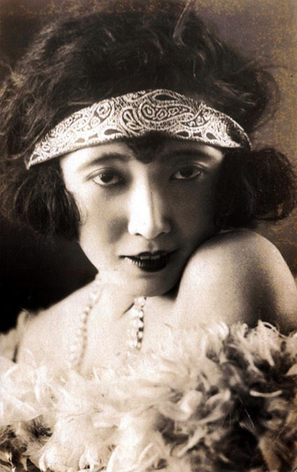 brightyoungmoga: Takashima Aiko 高島愛子 An actress, model and moga. Born 1904 and died, in a firebombin