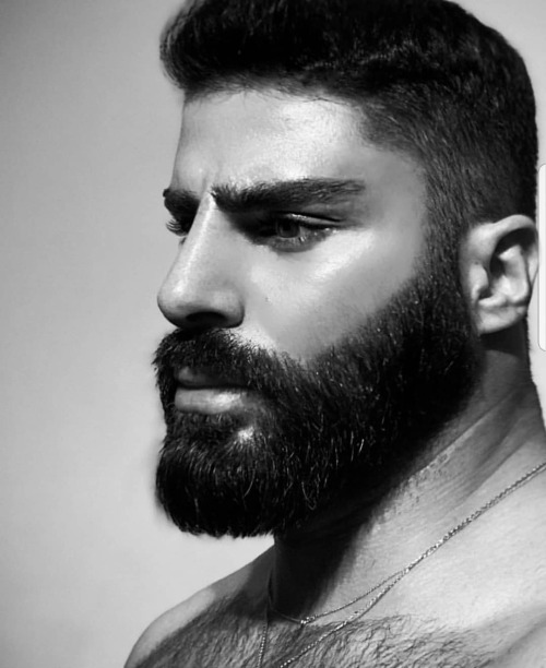 beardedhairyscruffhunks: @ylmz.sinan , good morning, world!www.instagram.com/p/B9yPpKUnEJf/?