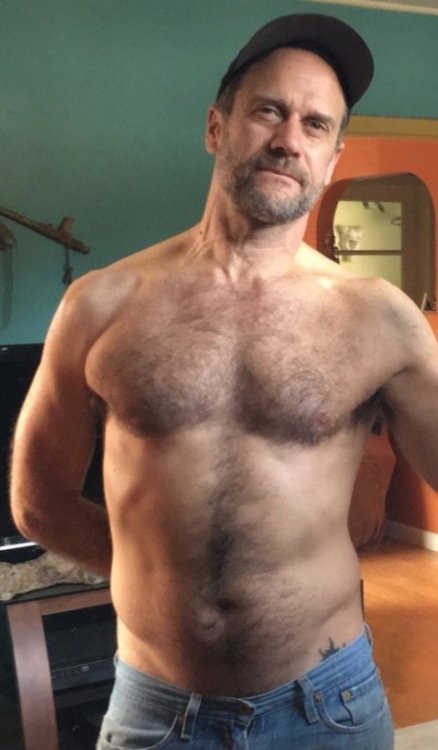 DILFs Paradise