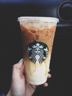 youngdreamerlove:  STARBUCKS &lt;3 -follow me