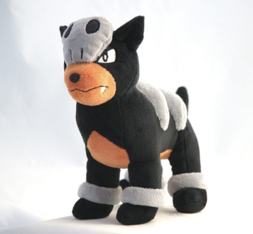 This Houndour plush is the third I’ve made (and I’m still not entirely satisfied fhshhshs). This was