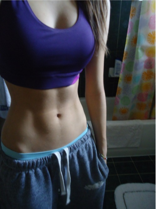 lipstick-lesbian:  fit-lifting-girl:  fit-lifting-girl   ♀♡♀