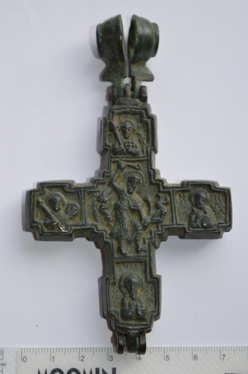 tumuseum:   Cross-encolpion 14th century.    