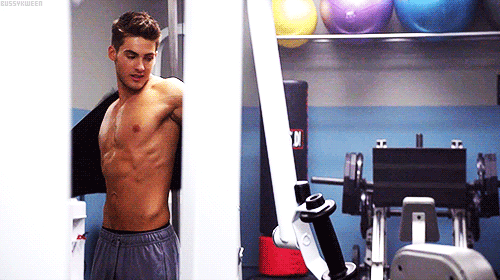 porngayme:  Reblog: ifherculeswasgay:  bussykween:  #Thirsting for Theo  If you’re…