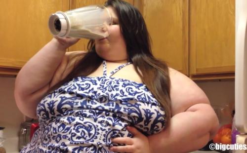 a-frank-admirer:  Good girls drink the weight gain shake without a hitch. https://www.bigcuties.com/steph/ 