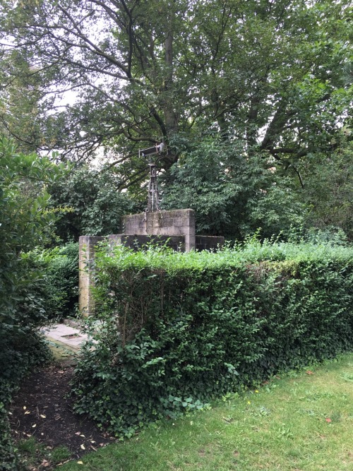 worldofurinals:  A real old fashioned public urinal at the park in gent.  2/3 hidden away in the bushes with a single light, so smelly 😖