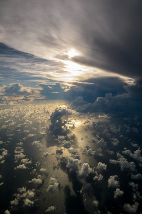 Sunset above the cloudsby Lars