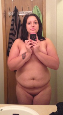 Mrskinz:  Theperfectlesbian:  Do You See That? That’s Me. This Is My First Completely