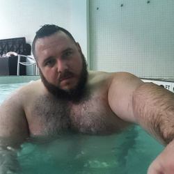 thethicken:  I really do love a good hot tub pic