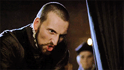 pinchtheprincess:  oodwhovian:  Christopher Eccleston in Elizabeth.  IF YOU DON’T