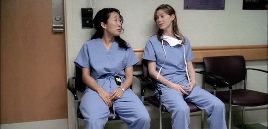Meredith grey y Cristina Yang, de la serie Greys Anatomy