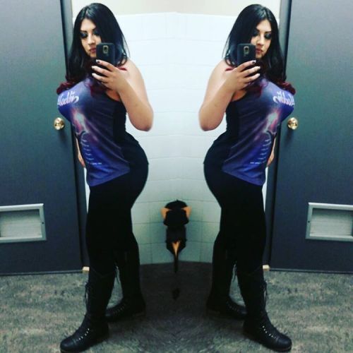 ivydoomkitty:  Because #leggings and #disney , and Disney and Leggings #tbt  #ivydoomkitty #effyourbeautystandards #bodypositive #confident #curvygirl #curvy #curves #aladdin #icanshowyoutheworld #awholenewworld