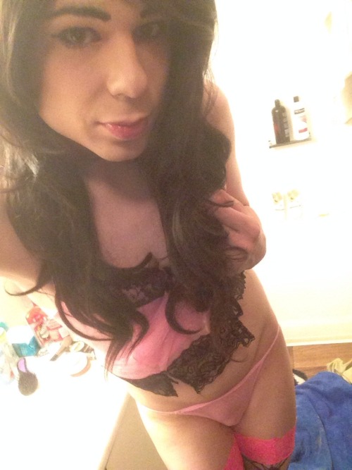 XXX katiexkatt:  Pink lingerie 😽 photo