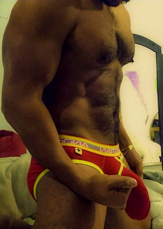 thickdong92:  Havent shaven in 3 months. Abdomen and Balls feels like a carpet.