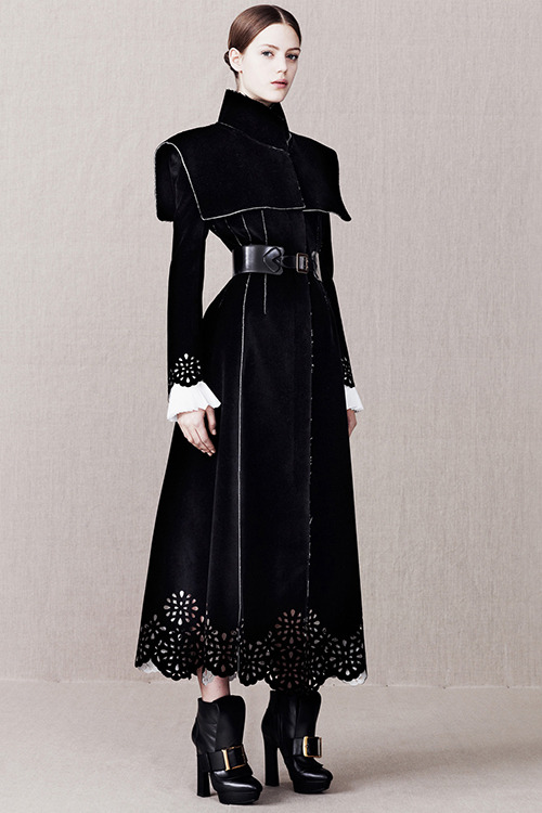 Sirensong Fashion - Esther Heesch for Alexander McQueen Pre-Fall 2013