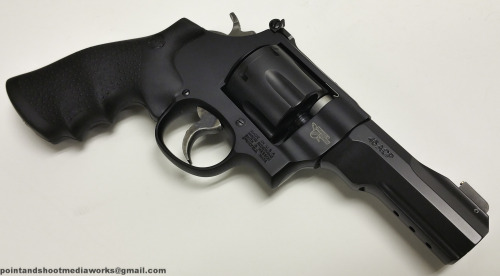 pointandshootmediaworks:  S&W Performance Center “Thunder Ranch” 45 ACP revolver. 