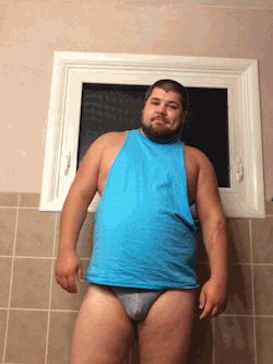 ravenclaw-prefect-anthony:  fortbear:  nuzzlebear34：  gorditosguapos：  闕塞希！  因此，水平軸風力機   My photos were put into one gif thing. 
