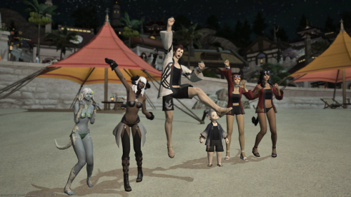 Had a ton of fun last night at @vylette-elakha‘s nameday beach party! Was great to finally mee