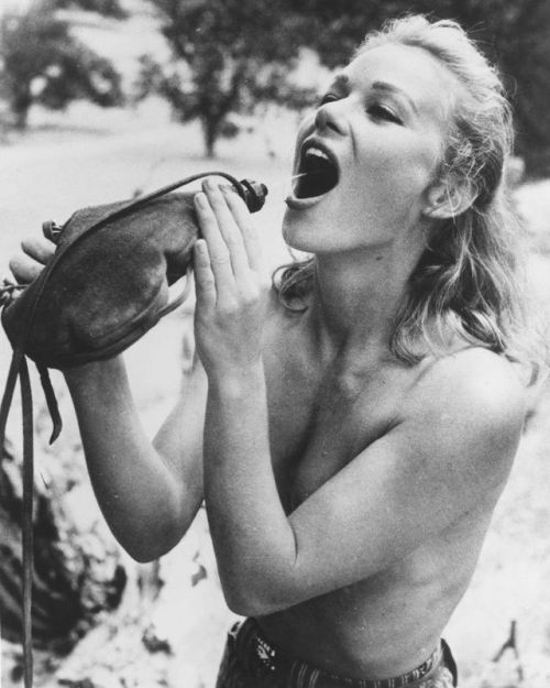 bullit-1987:Abby Dalton, mother of Kathleen Kinmount and star of “Falcon Crest” in the 1980s.