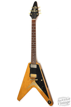 rocknrollvintageguitars:  Another day, another killer V! Take a gander at this 1981 Gibson Korina Flying V! Daaaaaaammmmmnnnn! 