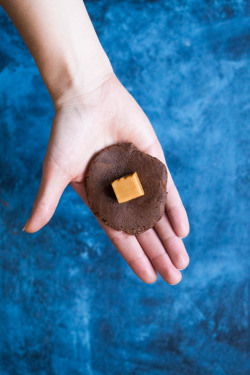 foodffs:  Salted Caramel Stuffed Chocolate Snickerdoodles Follow for recipes Get your FoodFfs stuff here