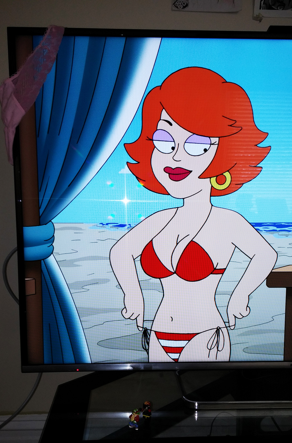 shadbase:  shadbase:  Gina the Golddigger from American Dad.Saw the episode this