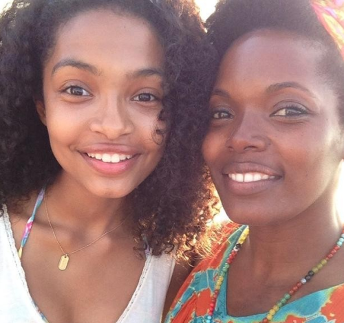 melaninhoe:  rudegyalchina:  shedont-lye:  securelyinsecure:  Yara Shahidi and her mother Keri  Omg 😆😆😆   Black women don’t age boooyy  They’re twins